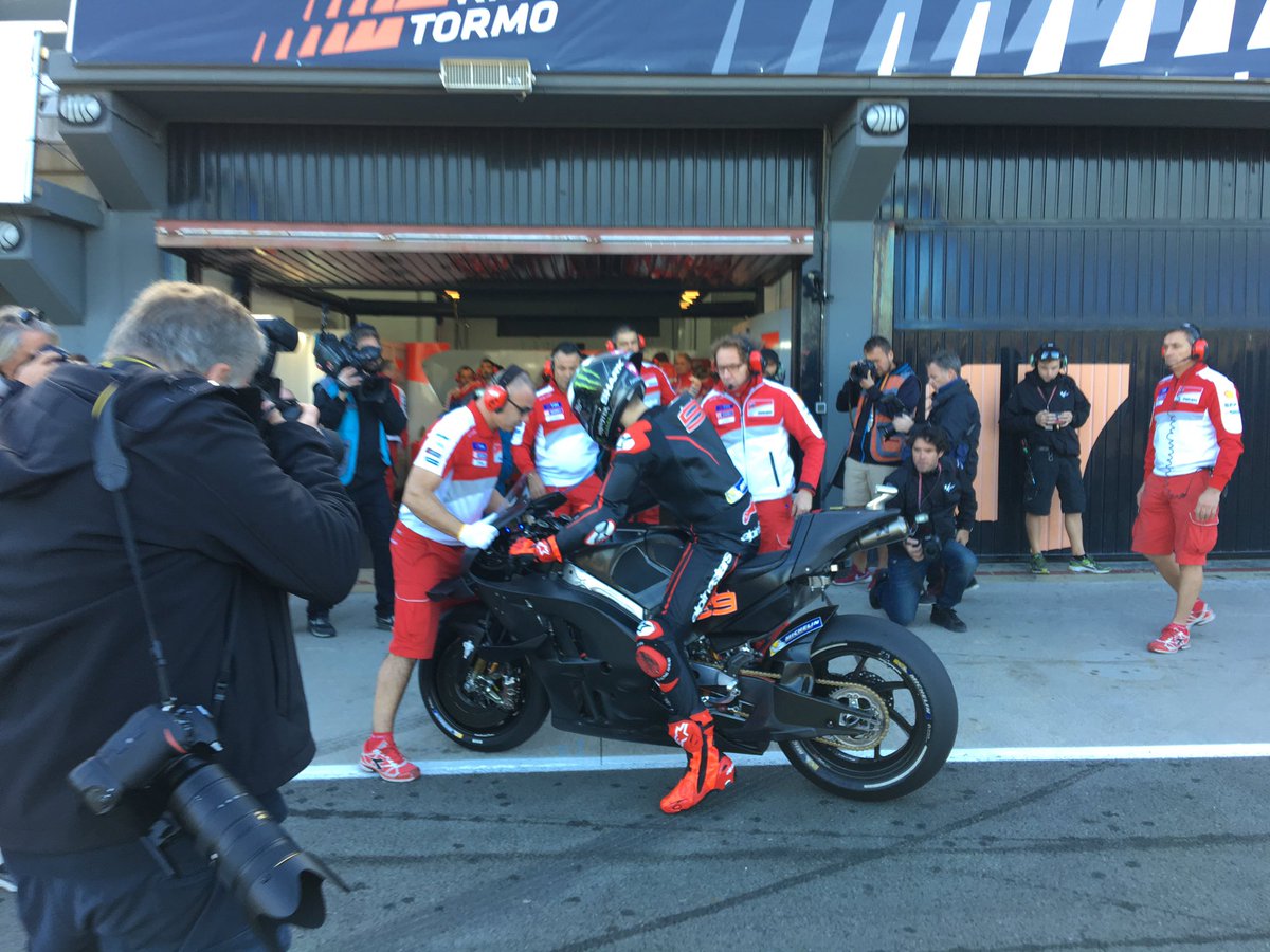 Foto Pertama Jorge Lorenzo Dengan Ducati Desmosedici MotoGP
