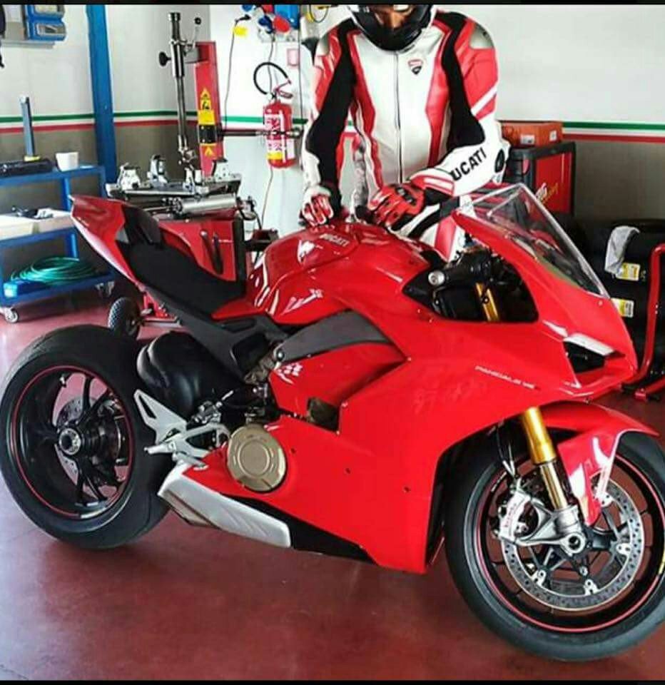 Penampakan Jelas Ducati Superbike V4 Tmcblogcom