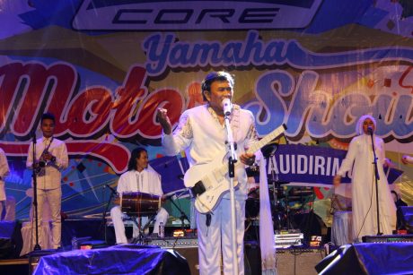 Rhoma Irama dan band Soneta tampil dalam event Blue Core Yamaha Motor Show dan soft launching Mio Z (2)