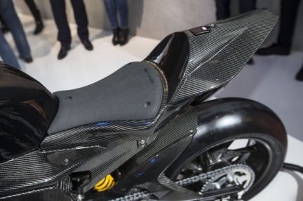 cw1016-2017-bmw-hp4-race-first-look-eicma-image-005